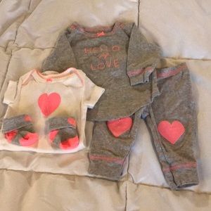 3 pc set w/socks